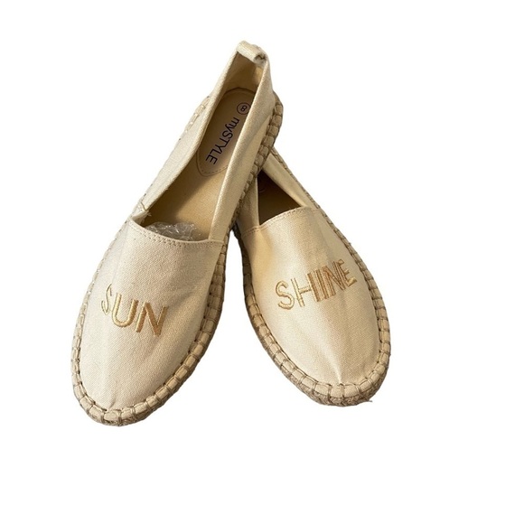 MYSTYLE Sun/Shine Slip On Canvas Espadrilles- Size 8 NWOT - Picture 3 of 8
